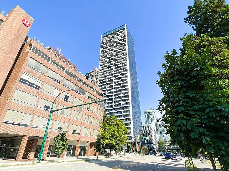 889 Pacific St #1502
