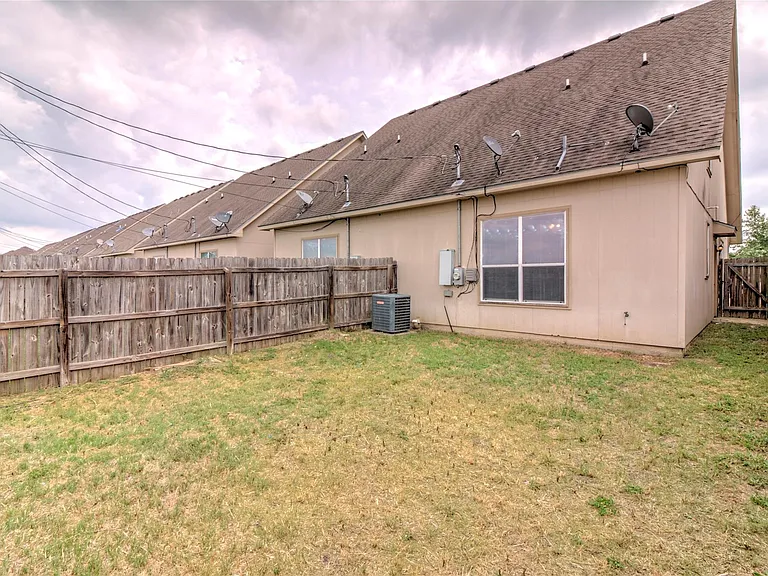 126 Sandstone Dr #D — Photo 26