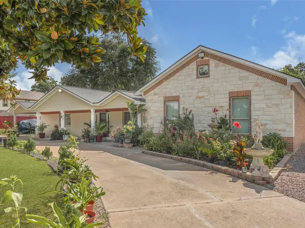 4325 Billy Lane, Fresno, TX 77545