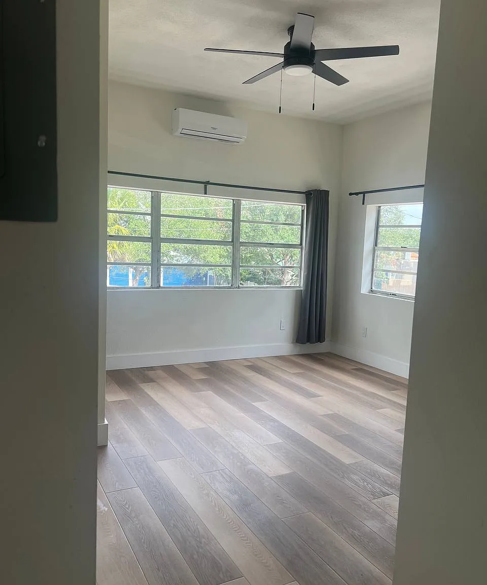 Studio, 350 sqft, $1,395 — Photo 4