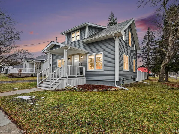 4006 Pleasant St, North Branch, MI 48461