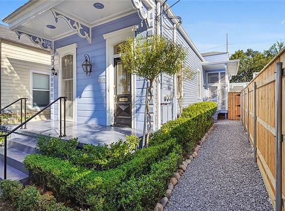 2nd image of 4813 Tchoupitoulas St