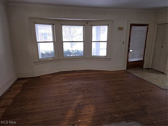 5th image of 17717 Woodbury Ave