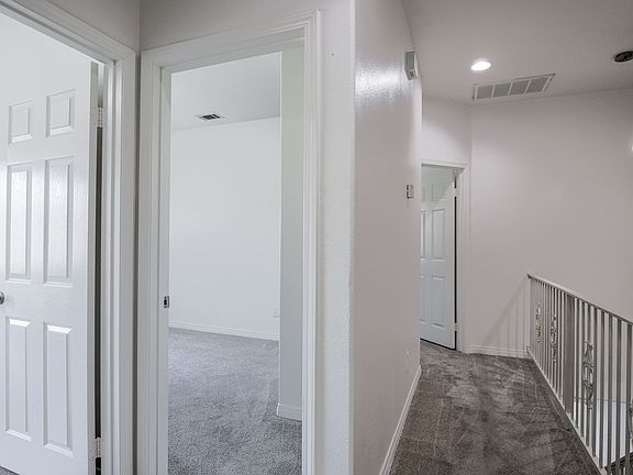 5th image of 242 Kennedy St #46312c2a9