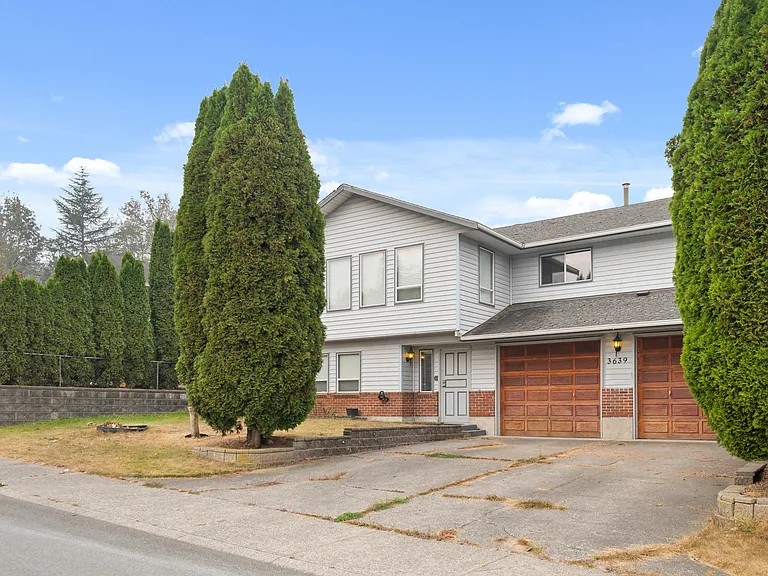 3639 Dunsmuir Way — Photo 40
