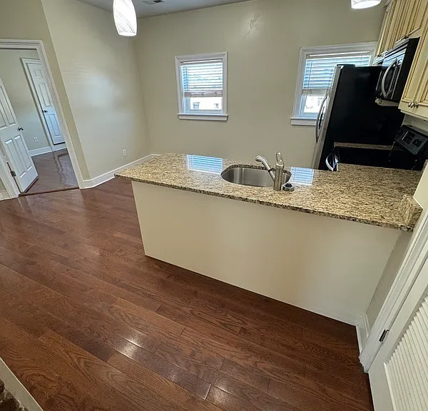 201 E Bank St #3 — Photo 3