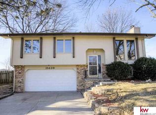15439 Farnam Cir, Omaha, NE 68154