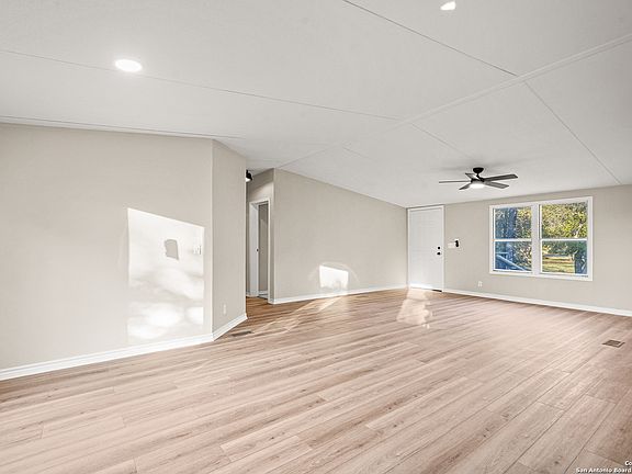 4th image of 5246 SAVANNAH WAY