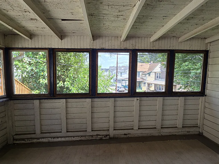 2nd Floor screened in back porch, off of Bonus Room