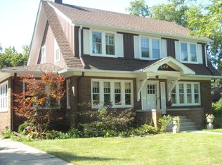 330 Lawndale Ave, Aurora, IL 60506