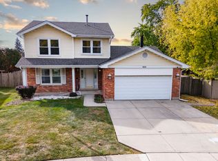 822 Galleon Ln, Elk Grove Village, IL 60007