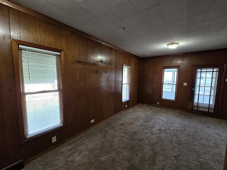 307 Riehl St — Photo 5