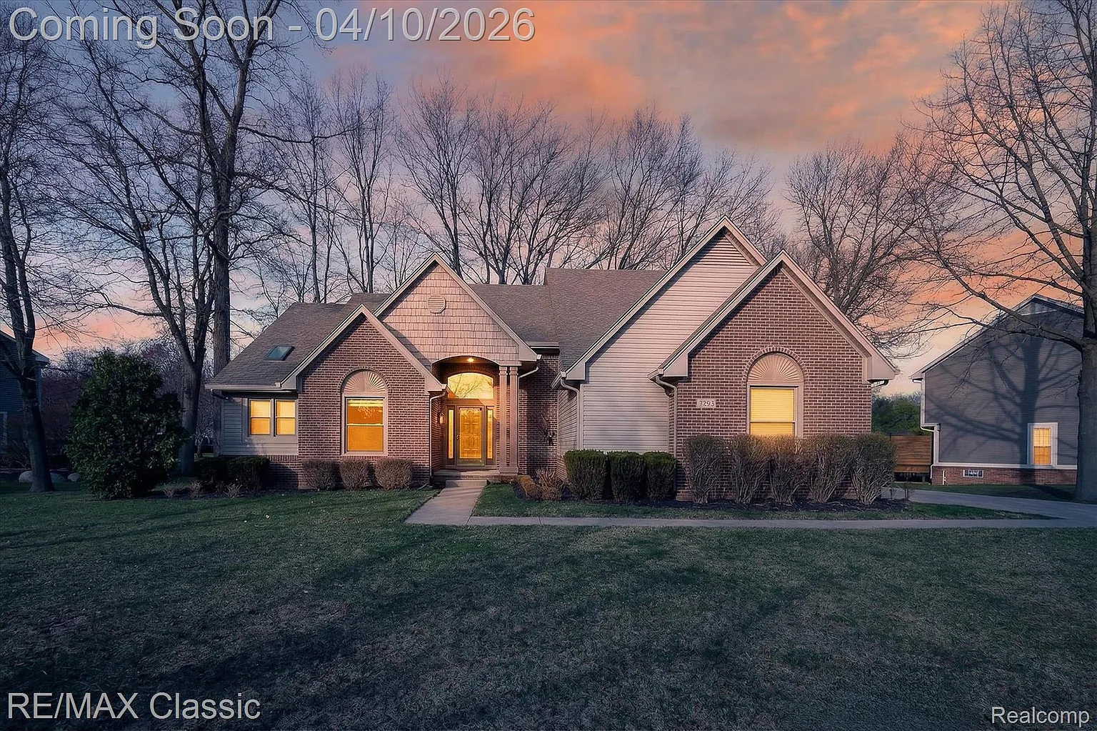 7394 Water Oaks Dr photo 1