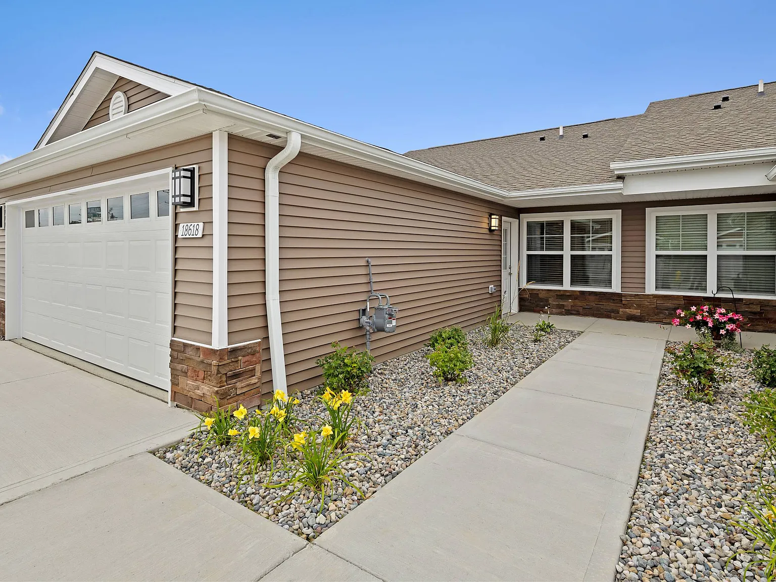 Redwood Batavia Township — Photo 1