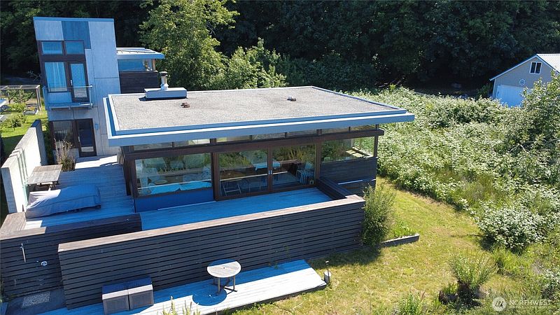 5th image of 23 N Sand Point Way