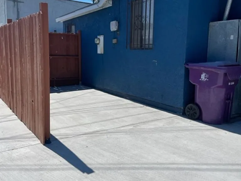 792 Termino Ave #B — Photo 22