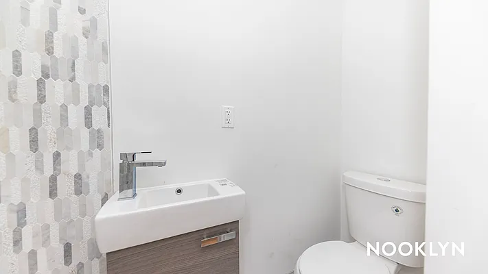 Rented by Nooklyn NYC LLC | media 2