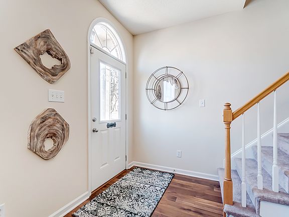 2nd image of 1850C Arbors Dr