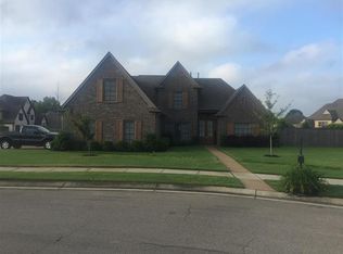 811 Six Oaks Ln, Collierville, TN 38017