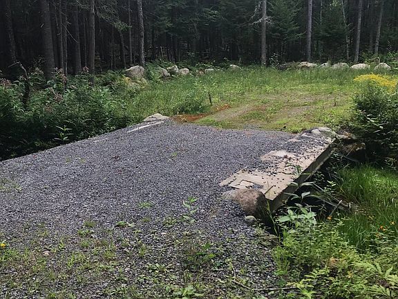 3rd image of 114 Stanyon Park Dr