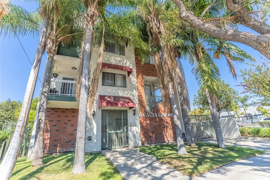 3 bed, 1500 sqft, $4,500 — Photo 2