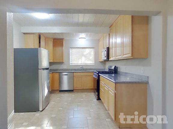 5th image of 500 Shaddick Dr