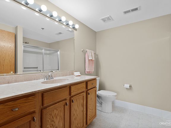 5th image of 15705 Ravinia Ave Unit 305