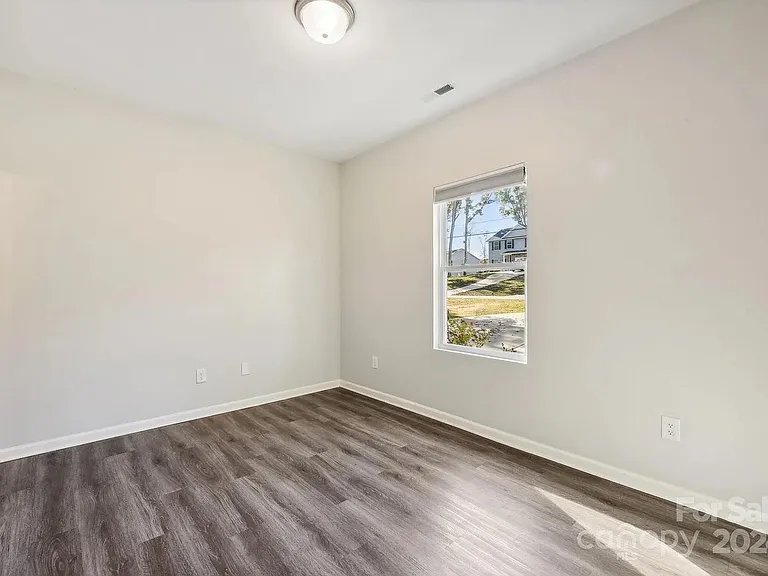 7608 Denbur Dr — Photo 18