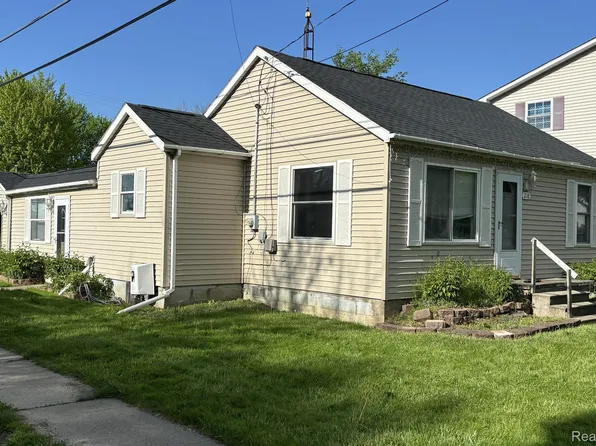 216 W Main St, Otisville, MI 48463