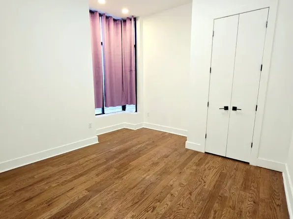 73 Court House Place image 7 of 13