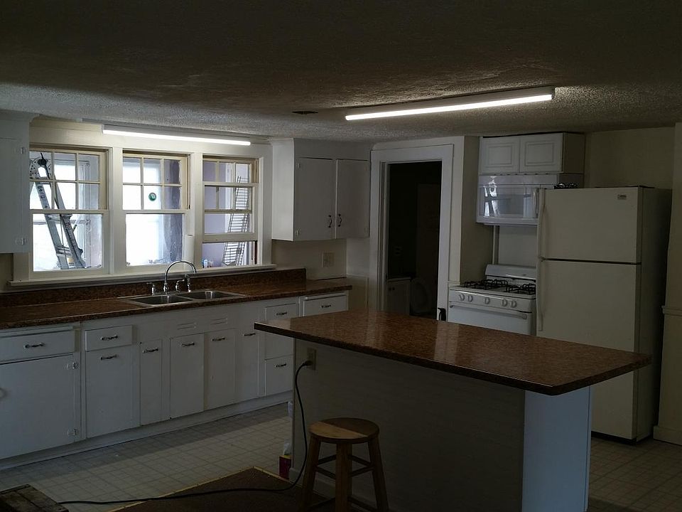 1st image of 128 Ontario St #7