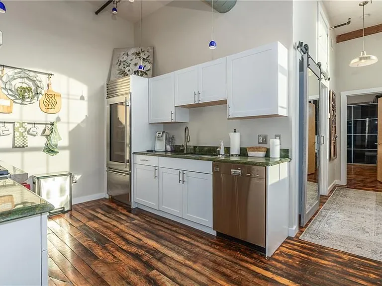 28 Bayley St #301 — Photo 11