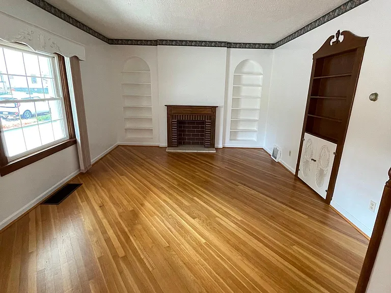 1940 Manhattan Ave — Photo 14