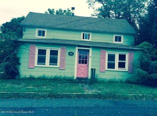 6 Walnut Ln, Barnegat, NJ 08005