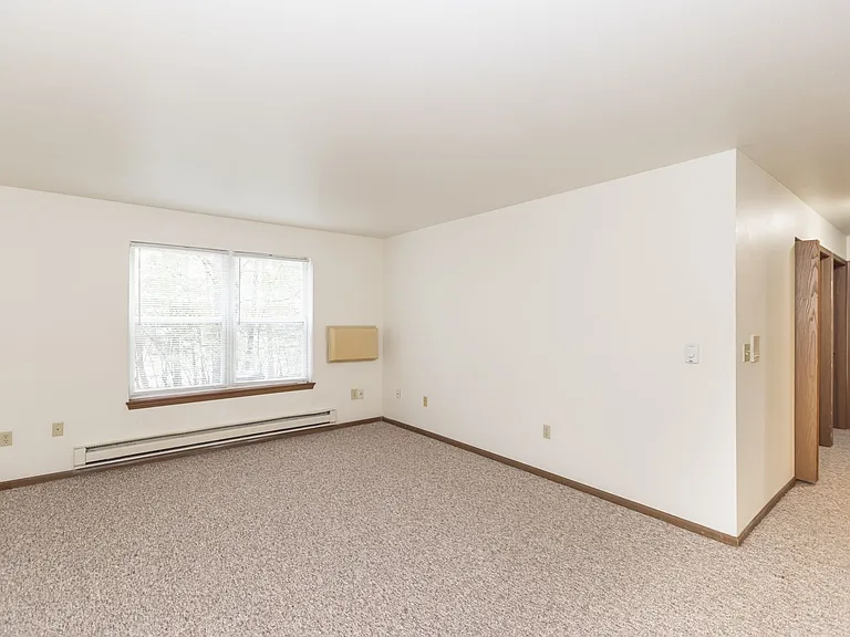 Weston Pines Apartments — Photo 11