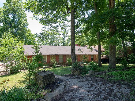 3rd image of 690 Watergate Dr