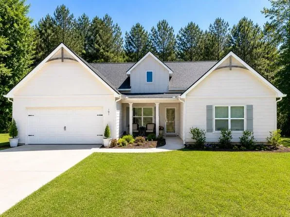 101 Fenwick Manor Dr, Lagrange, GA 30241