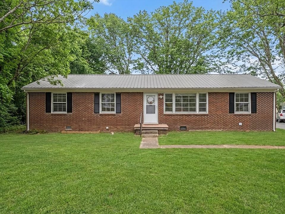 1st image of 756 Ridgelawn Pl