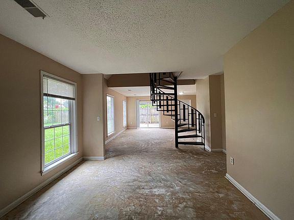5th image of 112 Coral Reef Dr