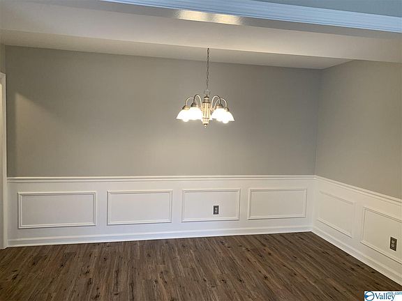3rd image of 1016 Heatherwood Dr SE