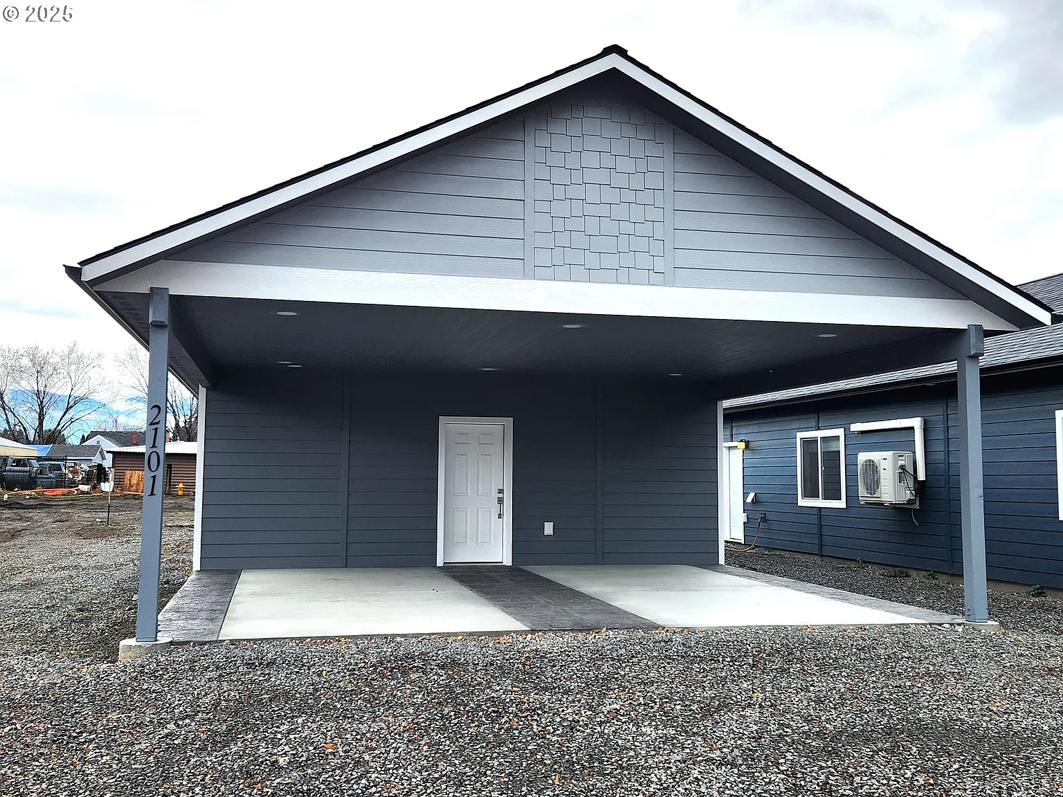 2101 True Loop photo 1