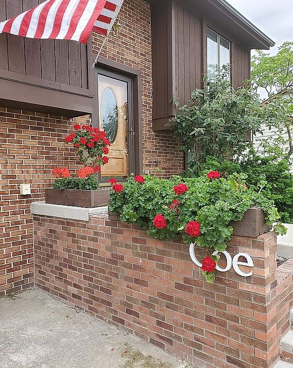 1st image of 1088 Rosewood Dr