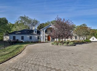 5905 Drake Rd, Cincinnati, OH 45243