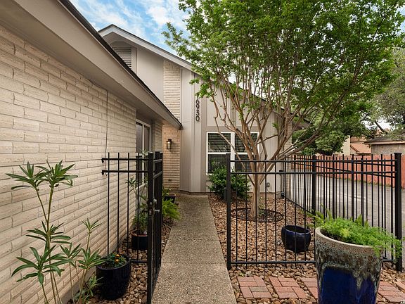 4th image of 16930 Summer Creek Dr