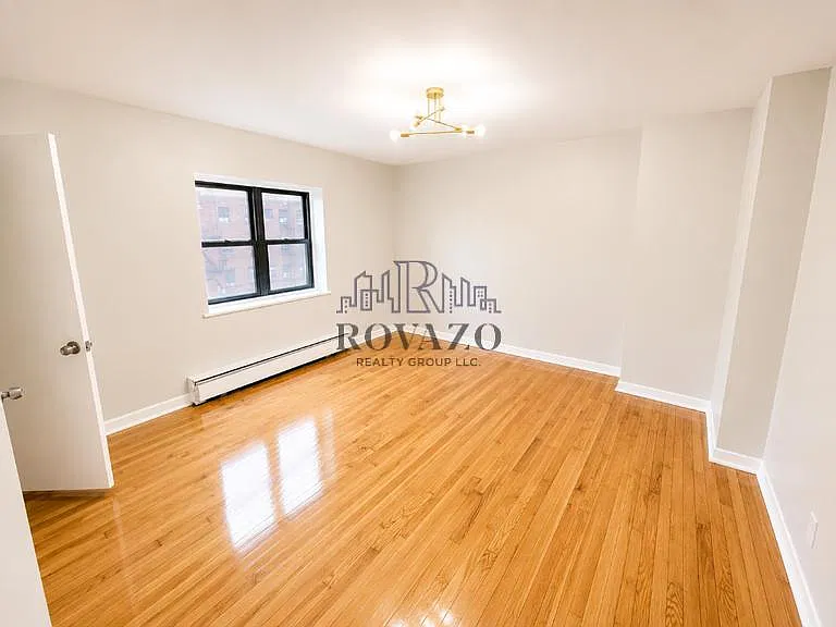 2 bed, 600 sqft, $1,695 — Photo 3