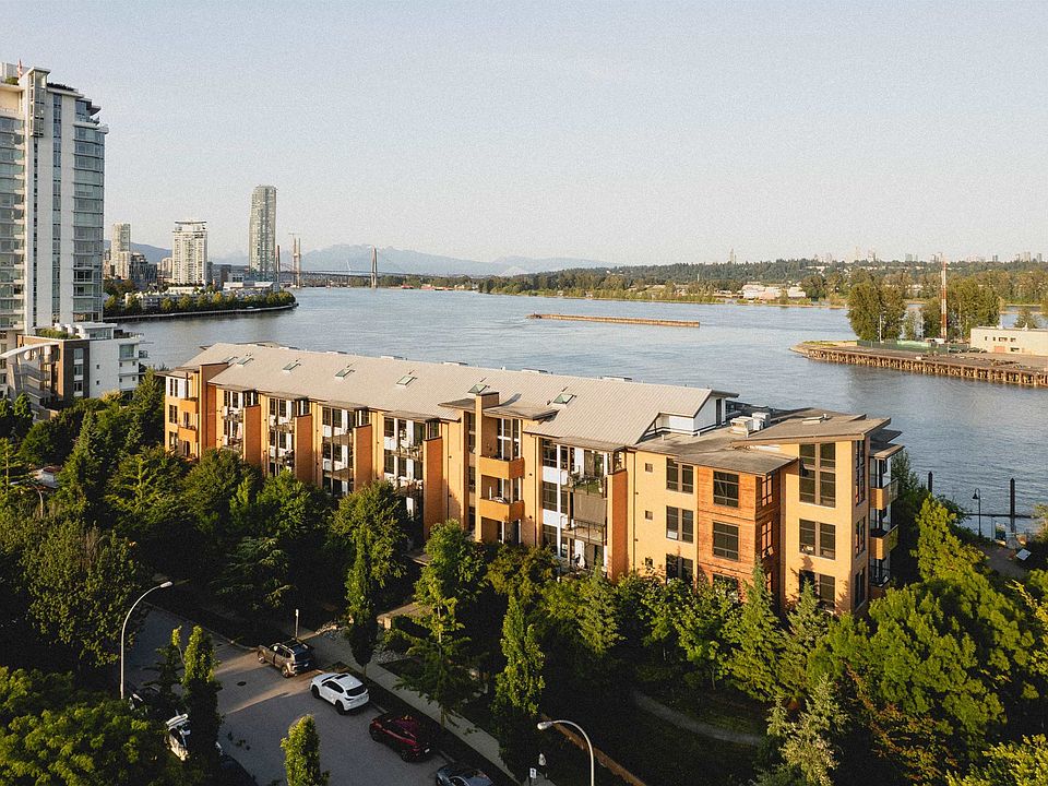 1st image of 220 Salter St #303