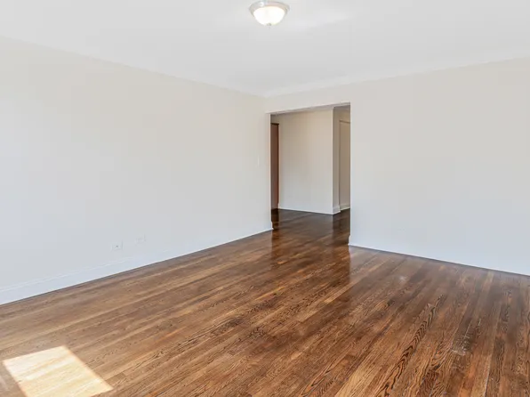 4489 Broadway image 6 of 11