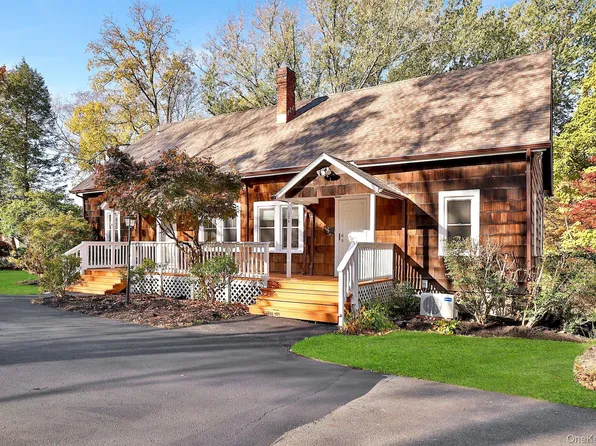 32 School St #A, Armonk, NY 10504