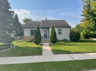 1275 Roseland Dr, Kewaskum, WI 53040