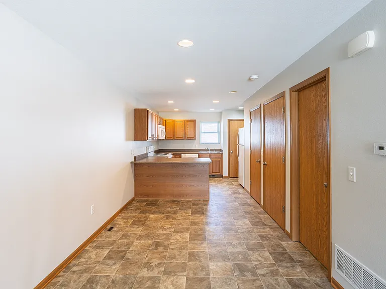 825 Hawkeye Dr #825 — Photo 7